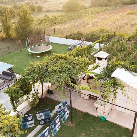 Lovely In Dicmo Prisoje